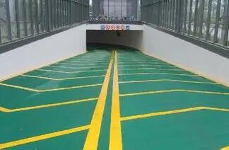 地坪漆和環(huán)氧地坪漆不要亂選，弄清各自的3點(diǎn)特性，再看4點(diǎn)區(qū)別